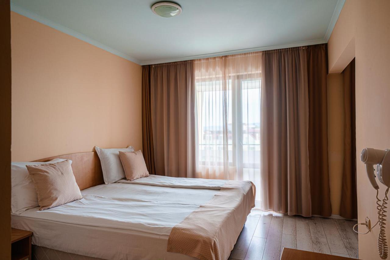Perla Plaza Hotel Primorsko Exterior foto